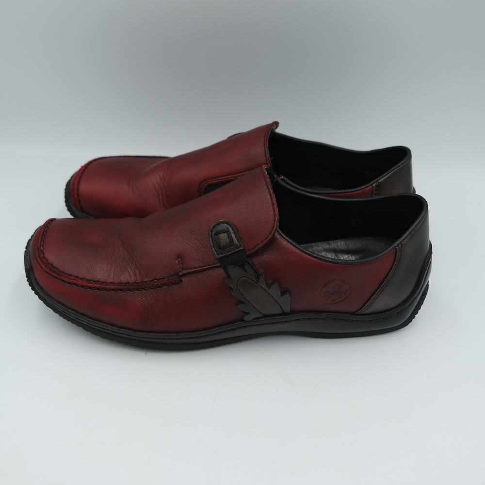 Rieker Celia Womens Burgundy Leather Leaf Buckle Slip On Loafers Size 37 US 7